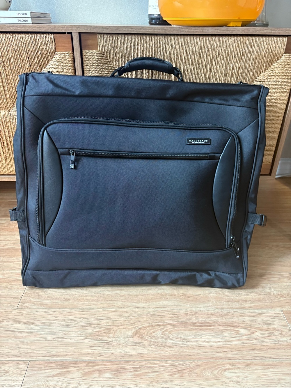 WallyBag Premium Garment Bag | Black, 45-Inch